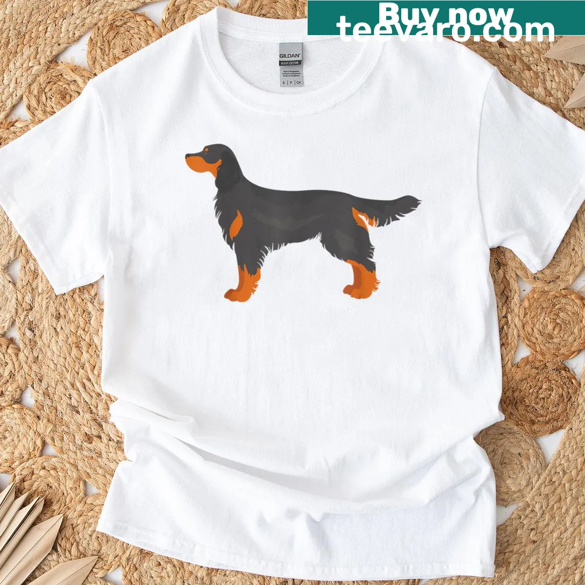 Minimalist silhouette T-shirt featuring a Gordon Setter — on a men's t-shirt