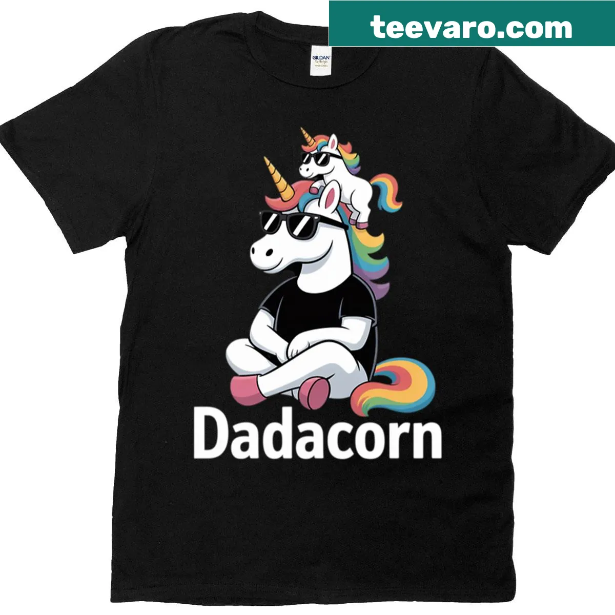 Cute Dadacorn unicorn design celebrating Father’s Day — on a men's t-shirt