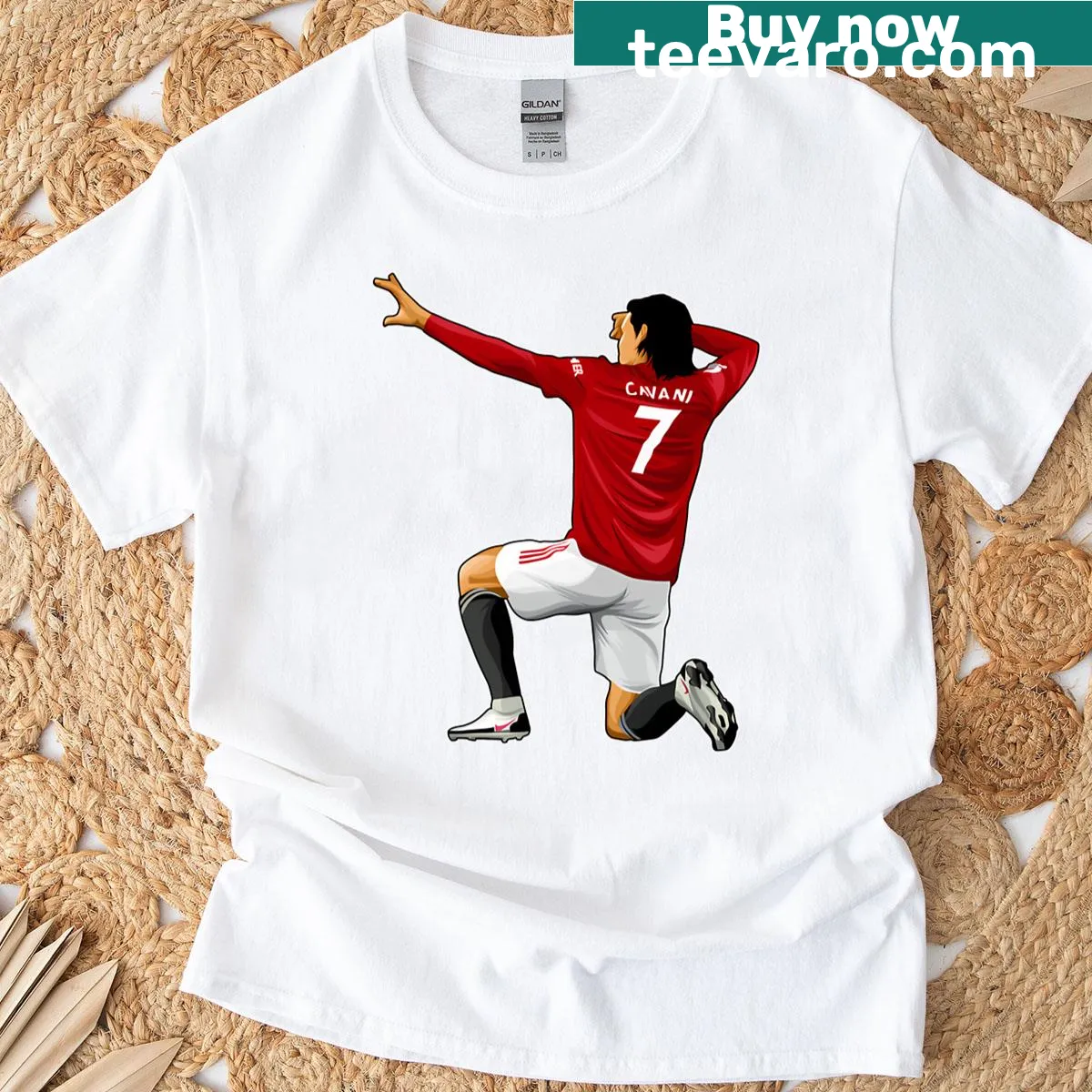 T-shirt featuring Edinson Cavani's number 7 with arrow graphics — on a men's t-shirt