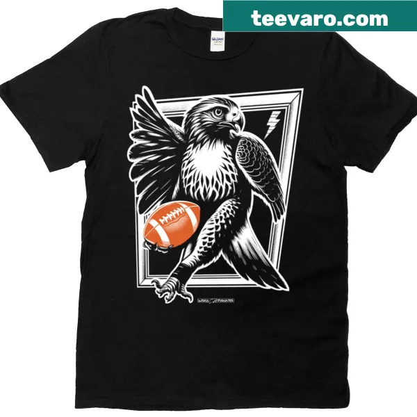 Sporty T-shirt with a hawk graphic for football fans
