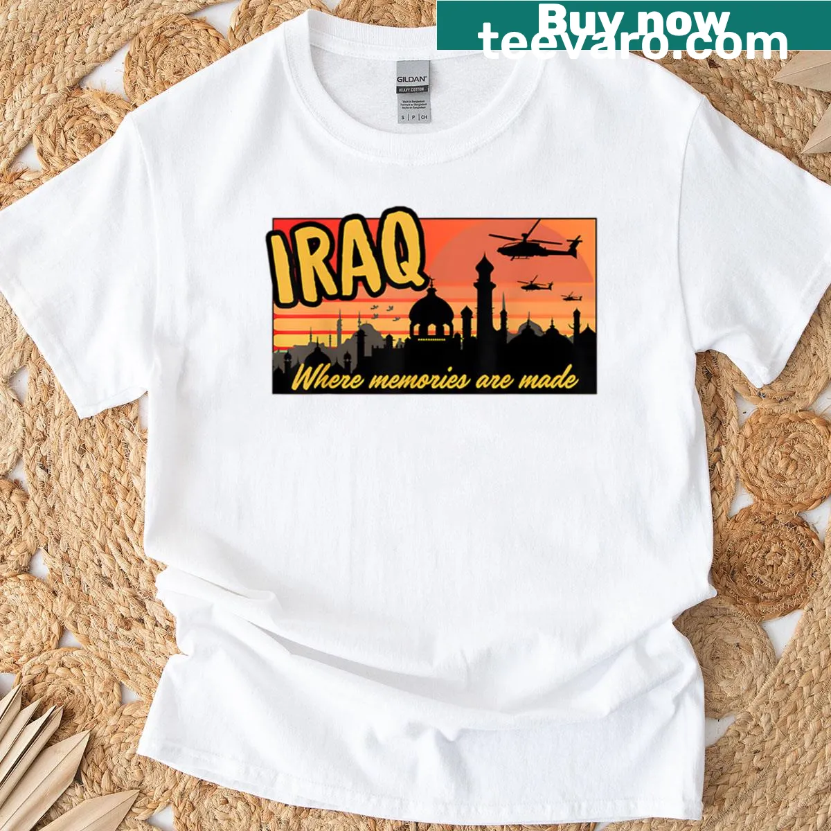 Retro T-shirt depicting Iraq as a place of memories for military personnel — on a men's t-shirt