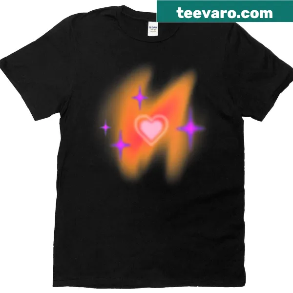 Heart aura T-shirt with starry tail illustration