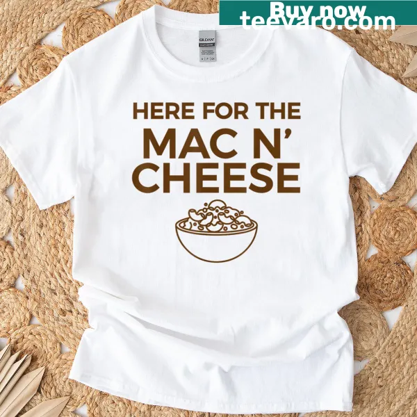 Thanksgiving T-shirt featuring mac and cheese illustration