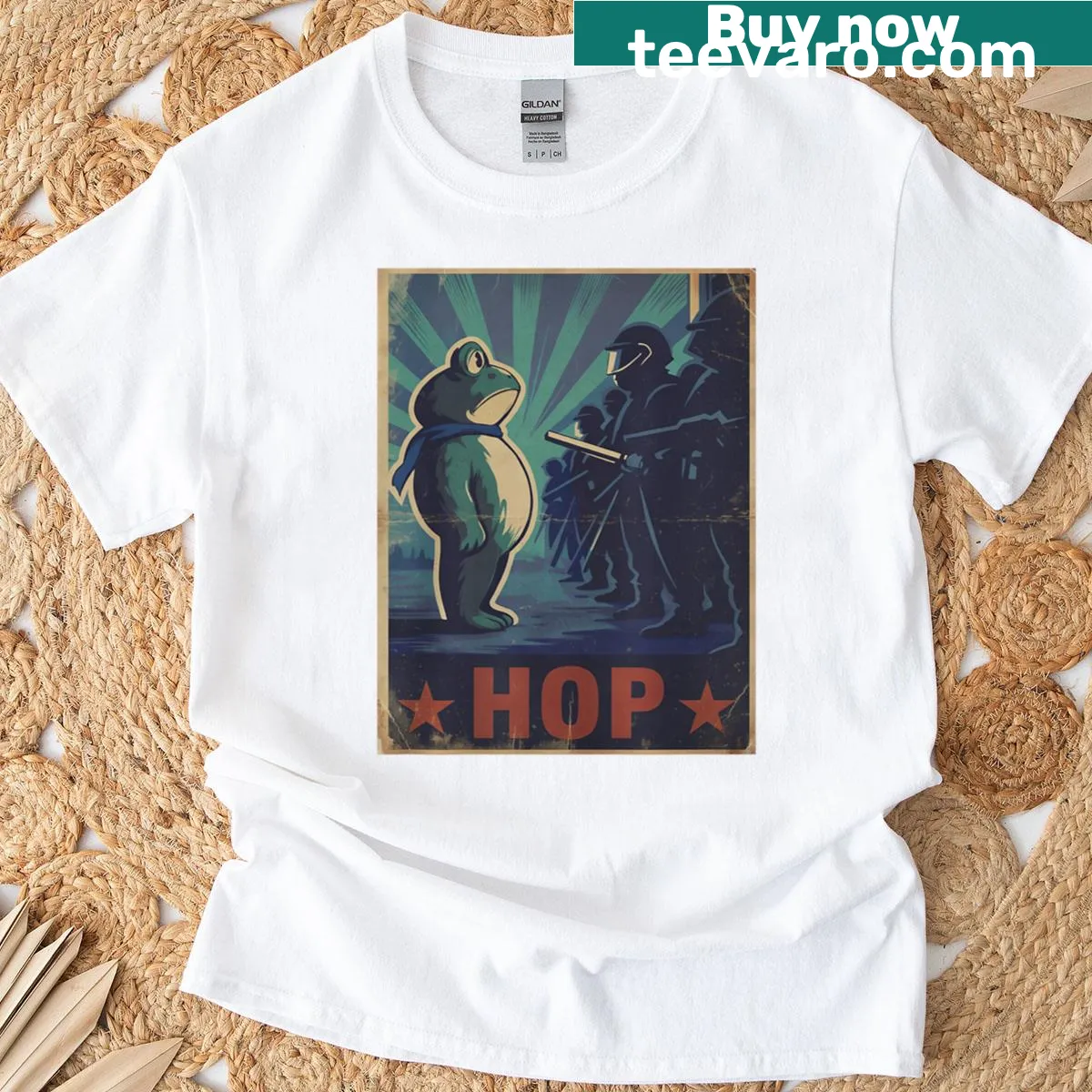 Trendy vintage design of frogs hopping on Portland T-shirt — on a men's t-shirt
