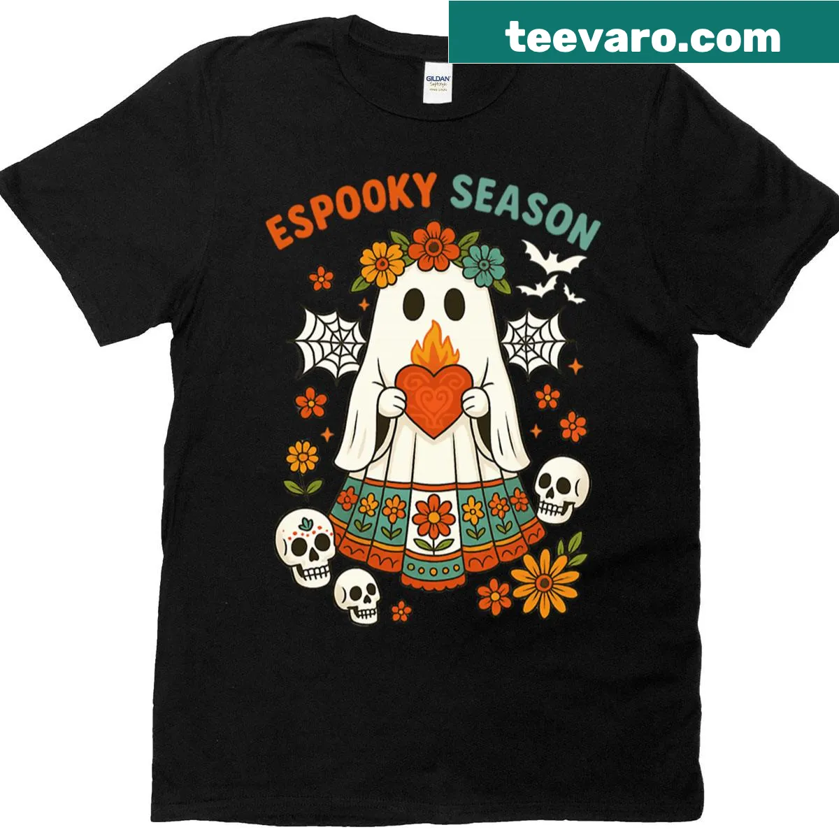 Oversized t-shirt with a cute ghost design for Halloween — on a men's t-shirt