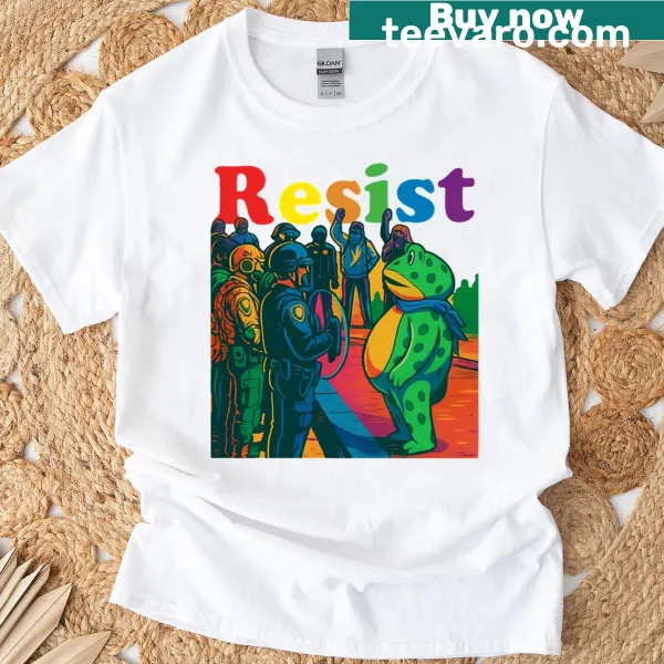 Vintage t-shirt with frogs holding protest signs