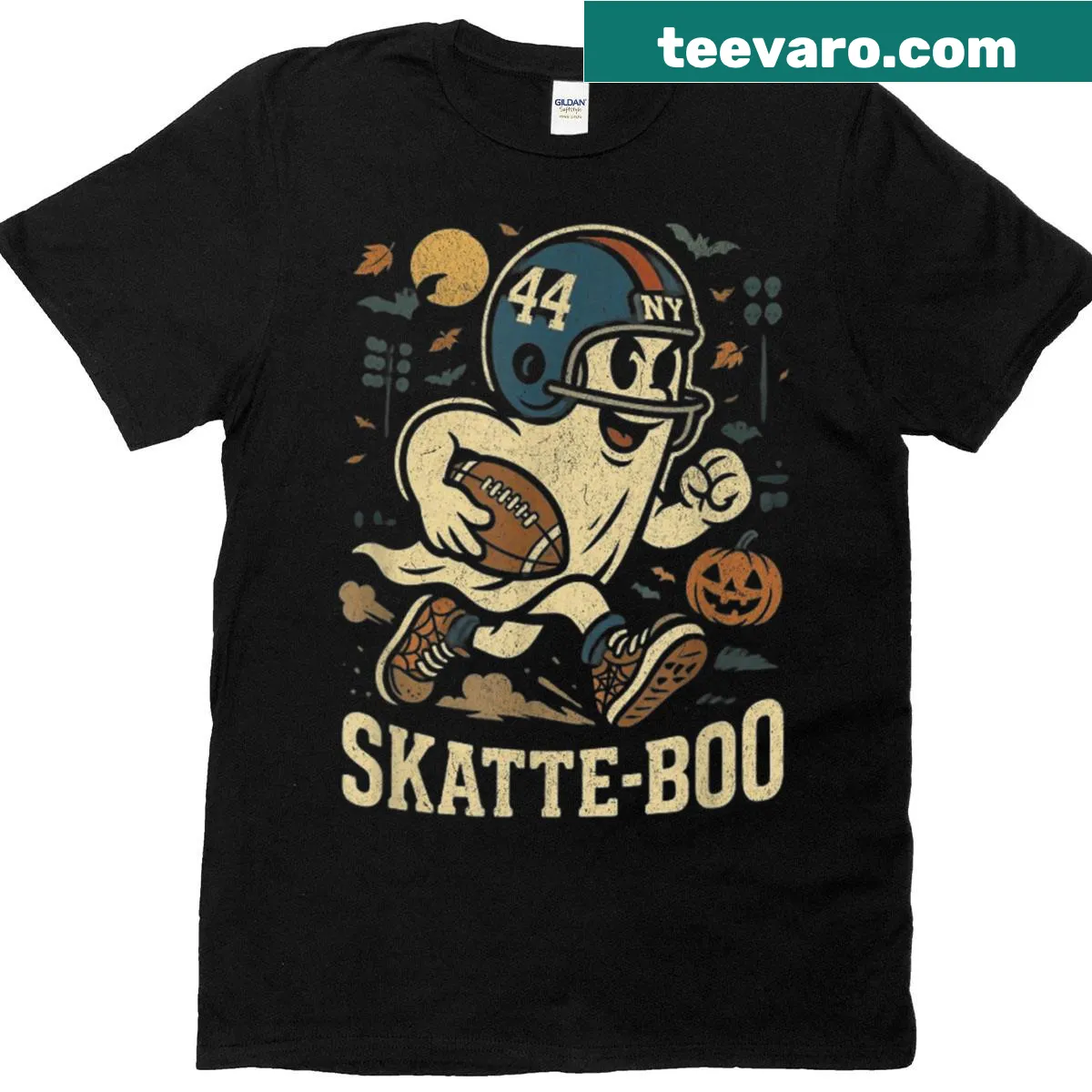 Cute cartoon ghost design ideal for football lovers, titled Skatte-boo. — on a men's t-shirt
