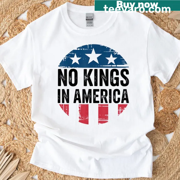 Vintage-style t-shirt with patriotic slogan