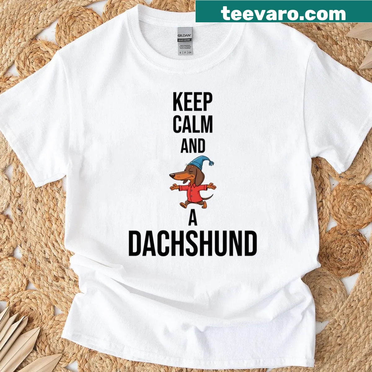 Cartoon dog with fried chicken on a dark background — on a men's t-shirt