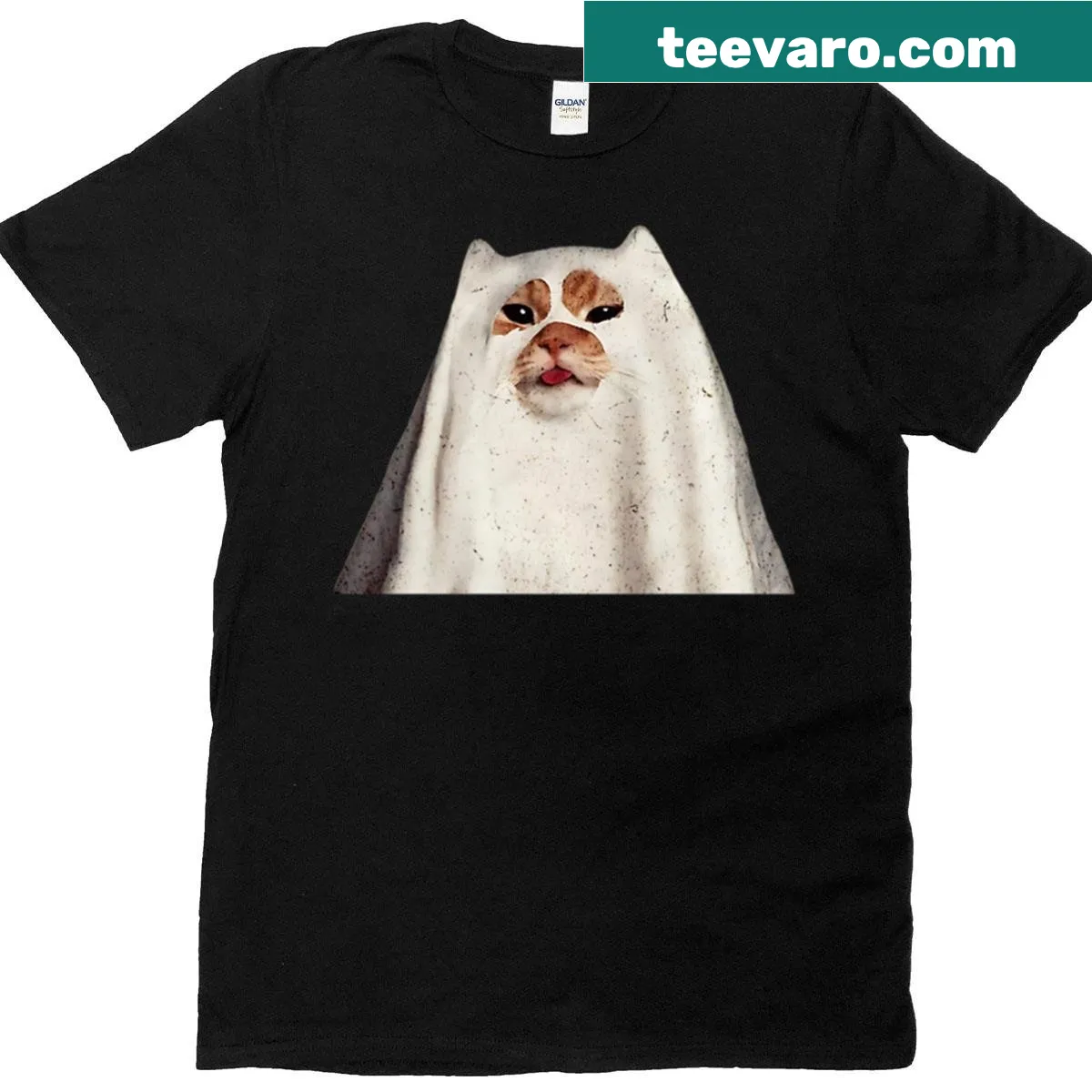 Vintage ghost cat illustration on a Halloween T-shirt. — on a men's t-shirt