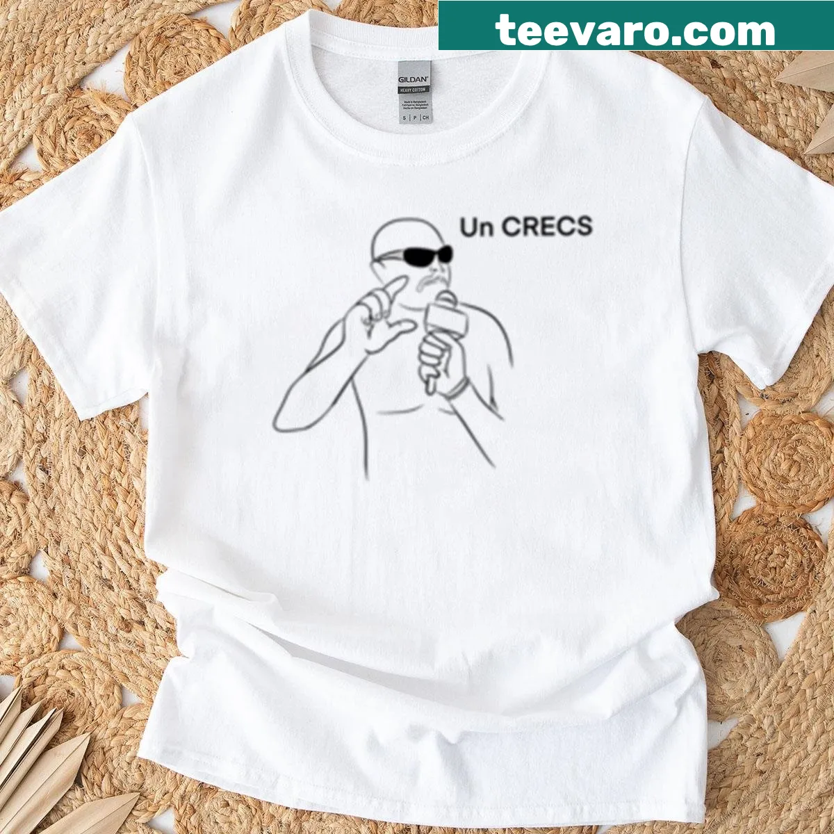 Casual oversized T-shirt with simple design — on a men's t-shirt