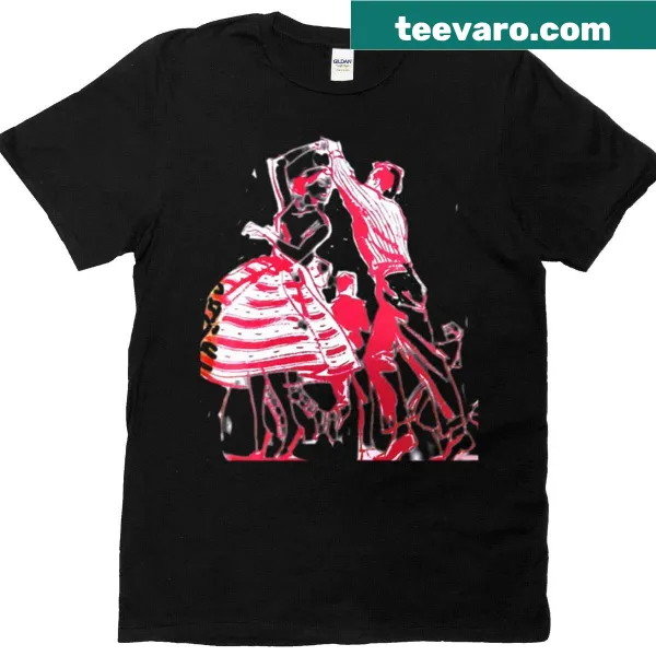Oversized t-shirt with Come Dancing graphic design