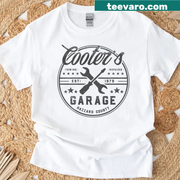 Vintage-style Cooters Garage graphic on an oversized T-shirt