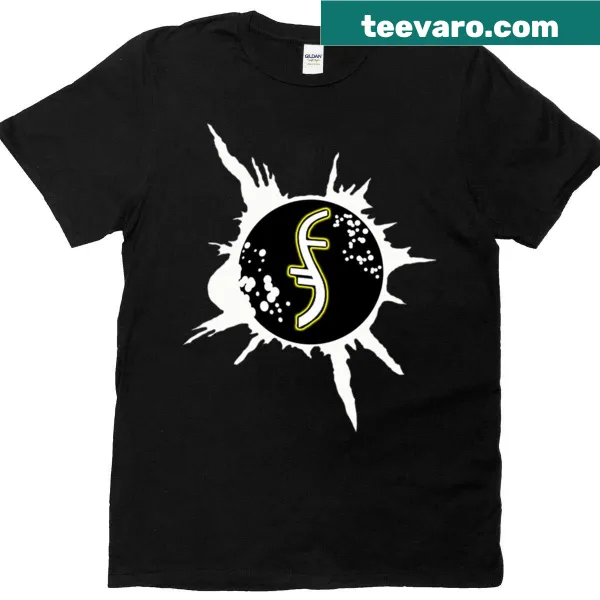 Minimalist T-shirt featuring an eclipse line-art design