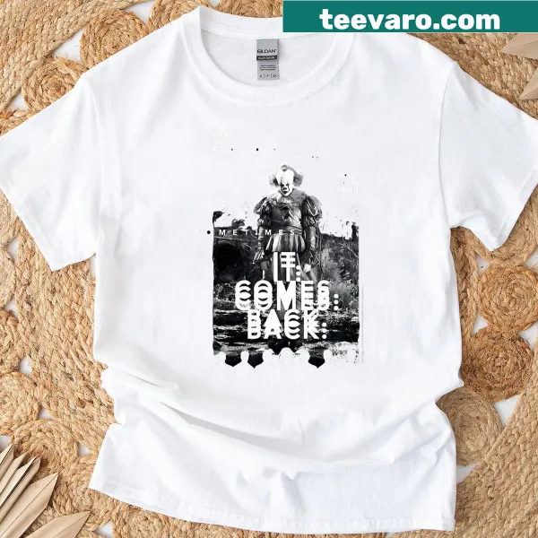T-shirt featuring graphics inspired by slasher horror films