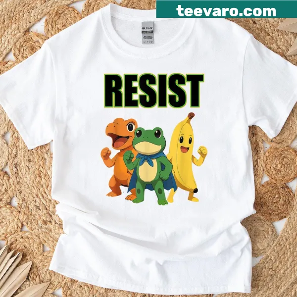 Graphic T-shirt featuring a frog with the text 'No Kings' for a humorous protest vibe.