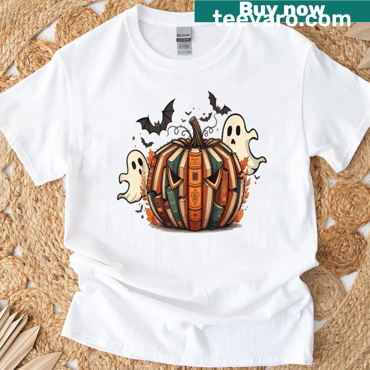Cute Halloween t-shirt for teachers with pumpkins and books — on a men's t-shirt