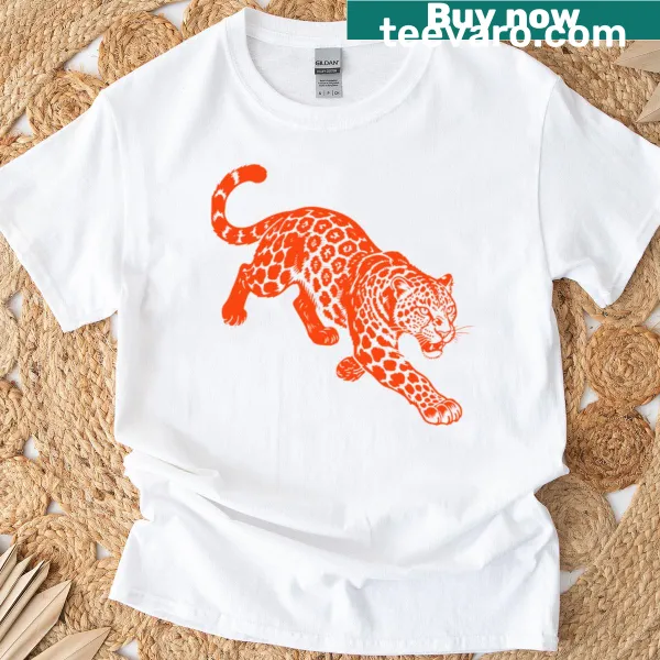 Minimalist t-shirt with a sleek leopard silhouette design.