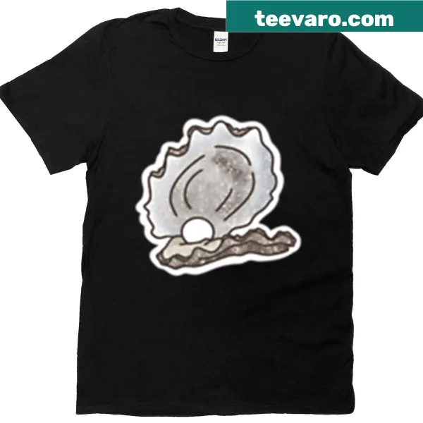 Minimalist T-shirt featuring the word 'Pearl' in stylish typography
