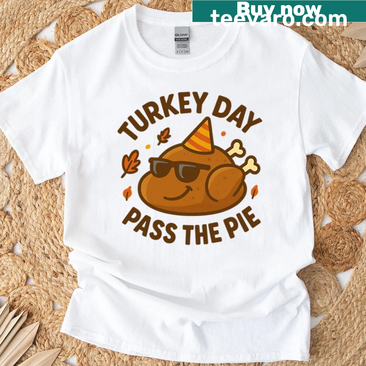 Cartoon turkey graphic for Thanksgiving on a T-shirt — on a men's t-shirt