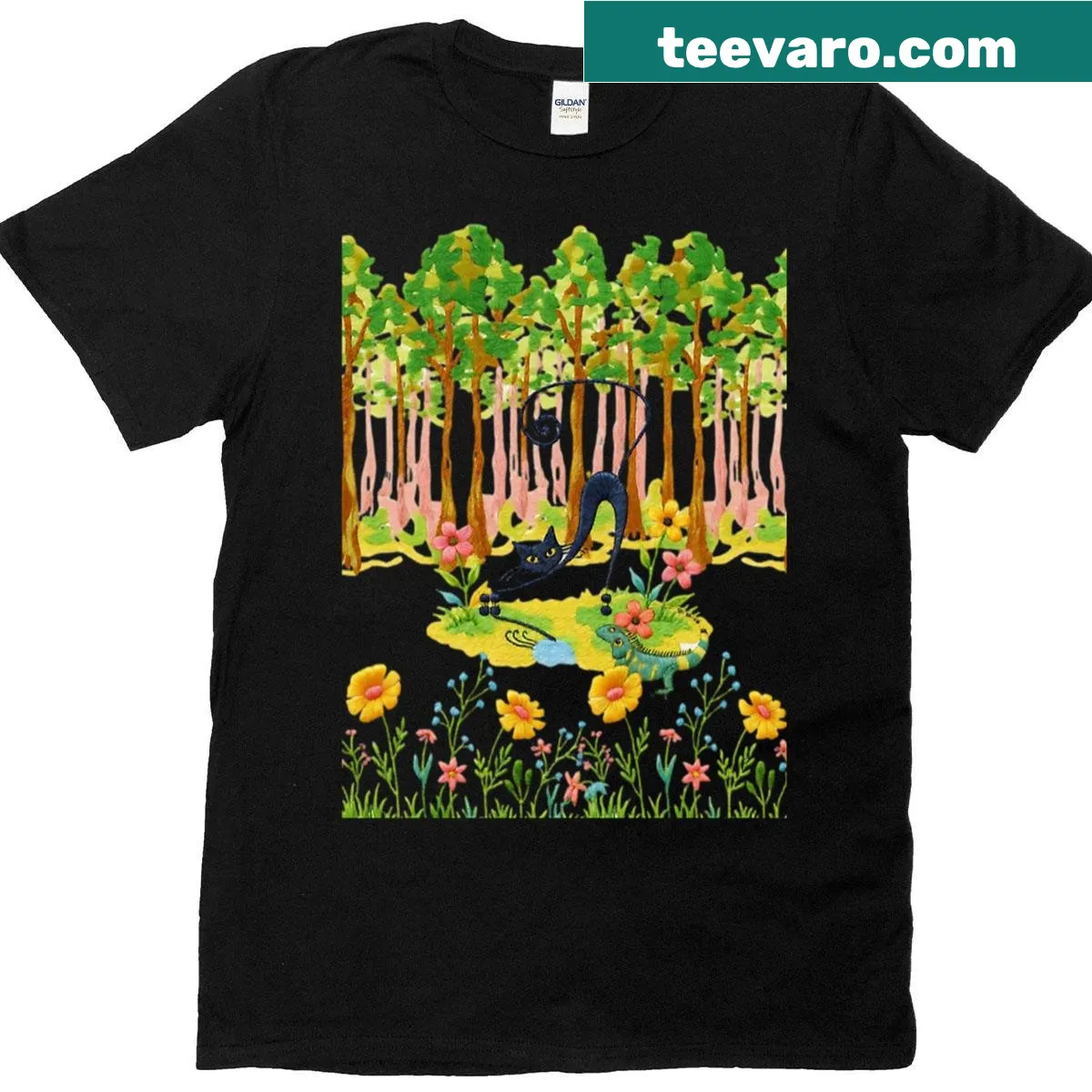 Illustration of a cat hunting an iguana in the garden — on a men's t-shirt