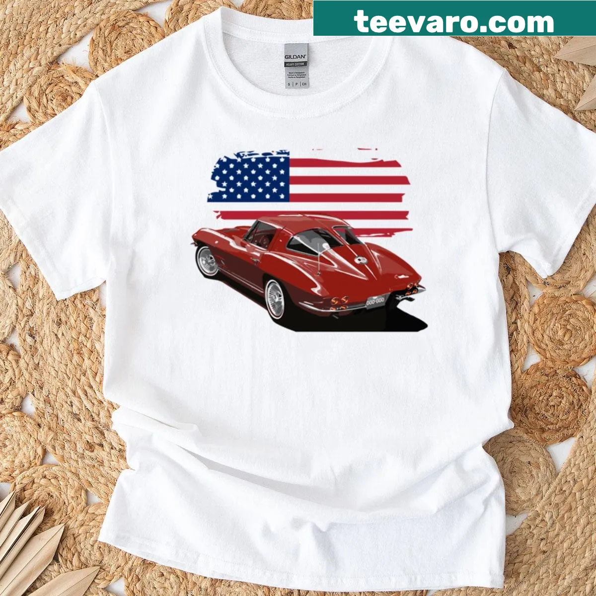 Vintage illustration of Corvette C2 on a t-shirt — on a men's t-shirt