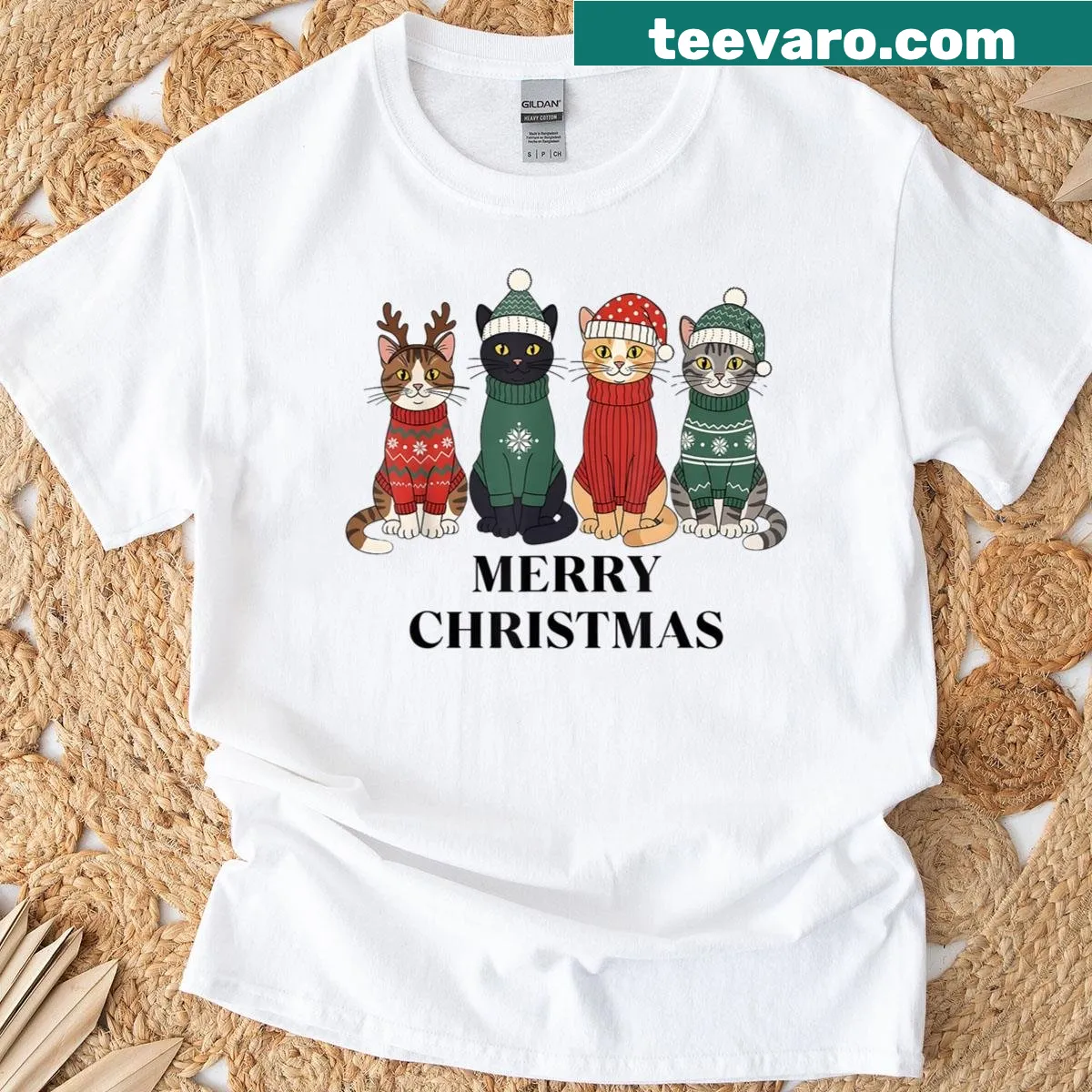 Illustration of cute cats in Christmas hats on T-shirt. — on a men's t-shirt