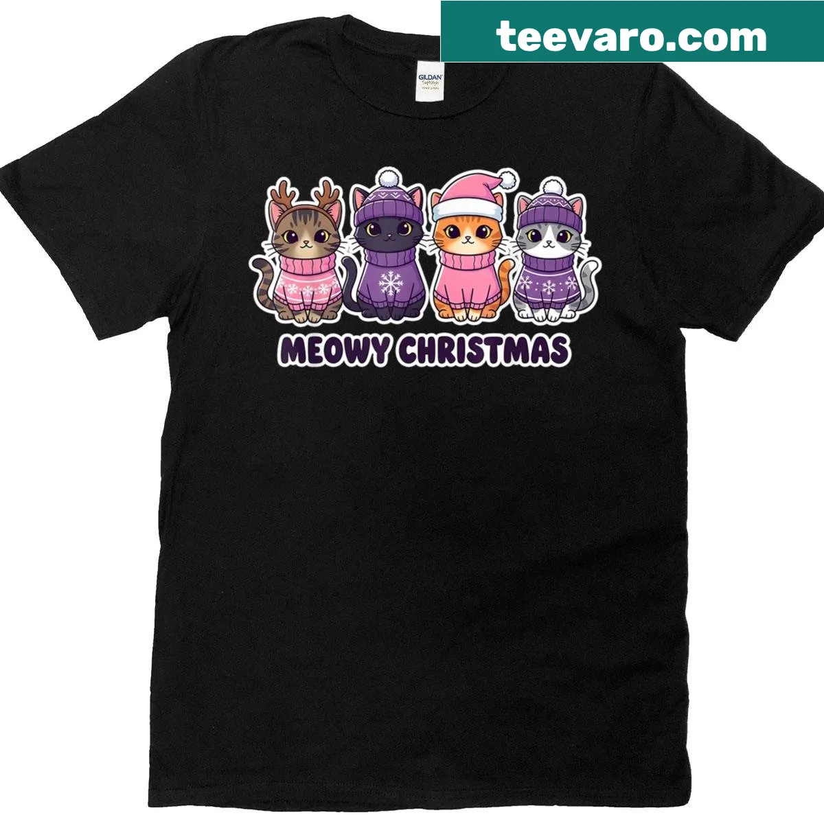 Adorable cats in Christmas hats on kids' festive T-shirt — on a men's t-shirt