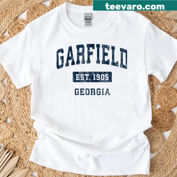 Vintage sports-themed oversized T-shirt with Garfield design