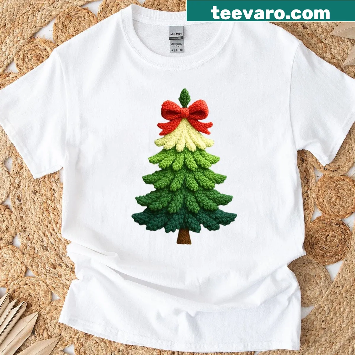 Cute Christmas tree illustration with red bow T-shirt — on a men's t-shirt