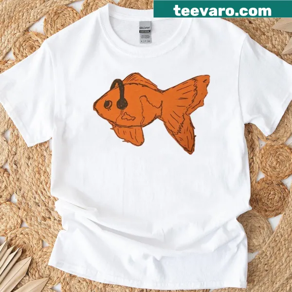 Oversized T-shirt with a cartoon fish wearing headphones
