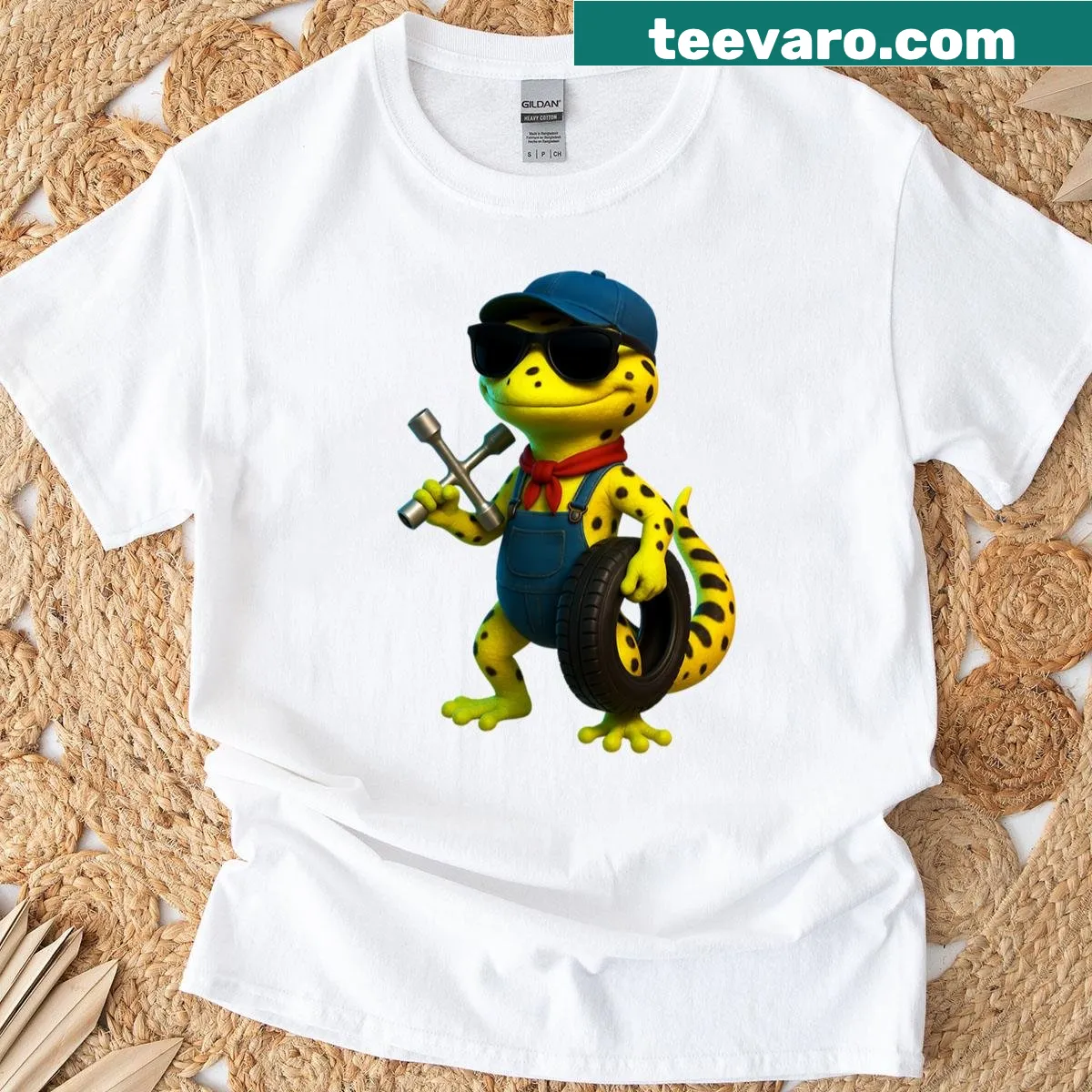 Realistic neon gecko mechanic design T-shirt — on a men's t-shirt