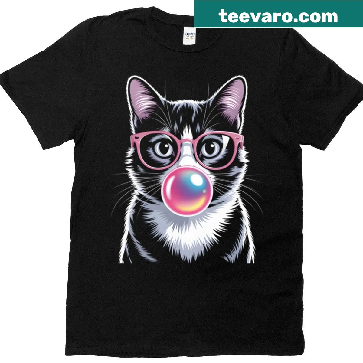 Funny T-shirt featuring a stylish cartoon cat with bubblegum — on a men's t-shirt