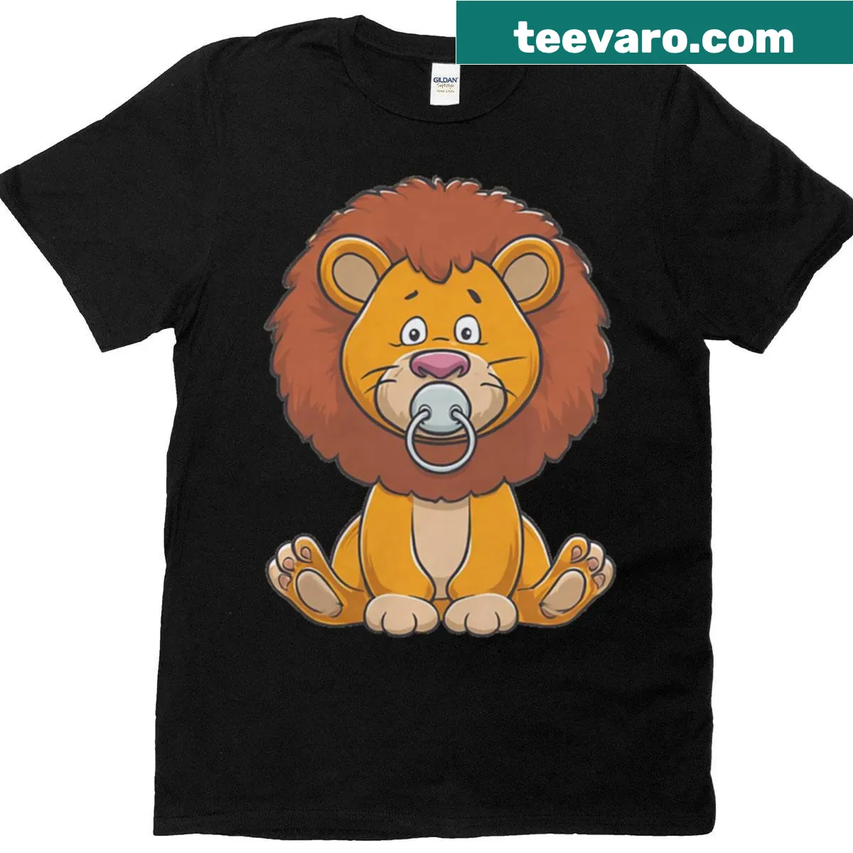 Cartoon lion in safari costume on a playful T-shirt — on a men's t-shirt