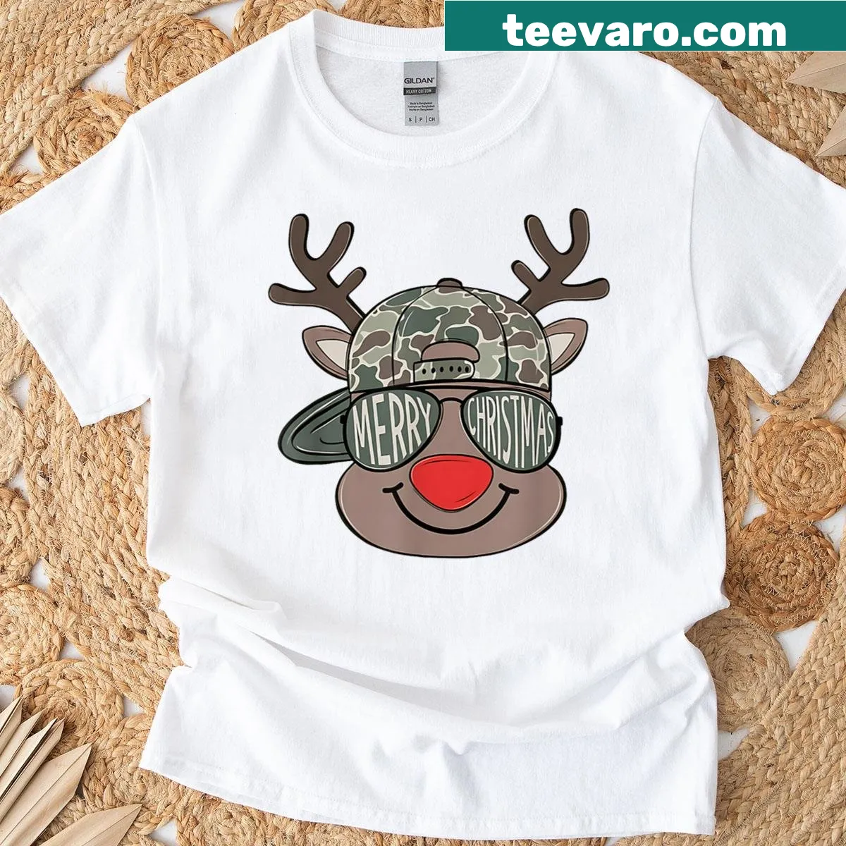 Kids T-shirt with reindeer camo design for Christmas. — on a men's t-shirt