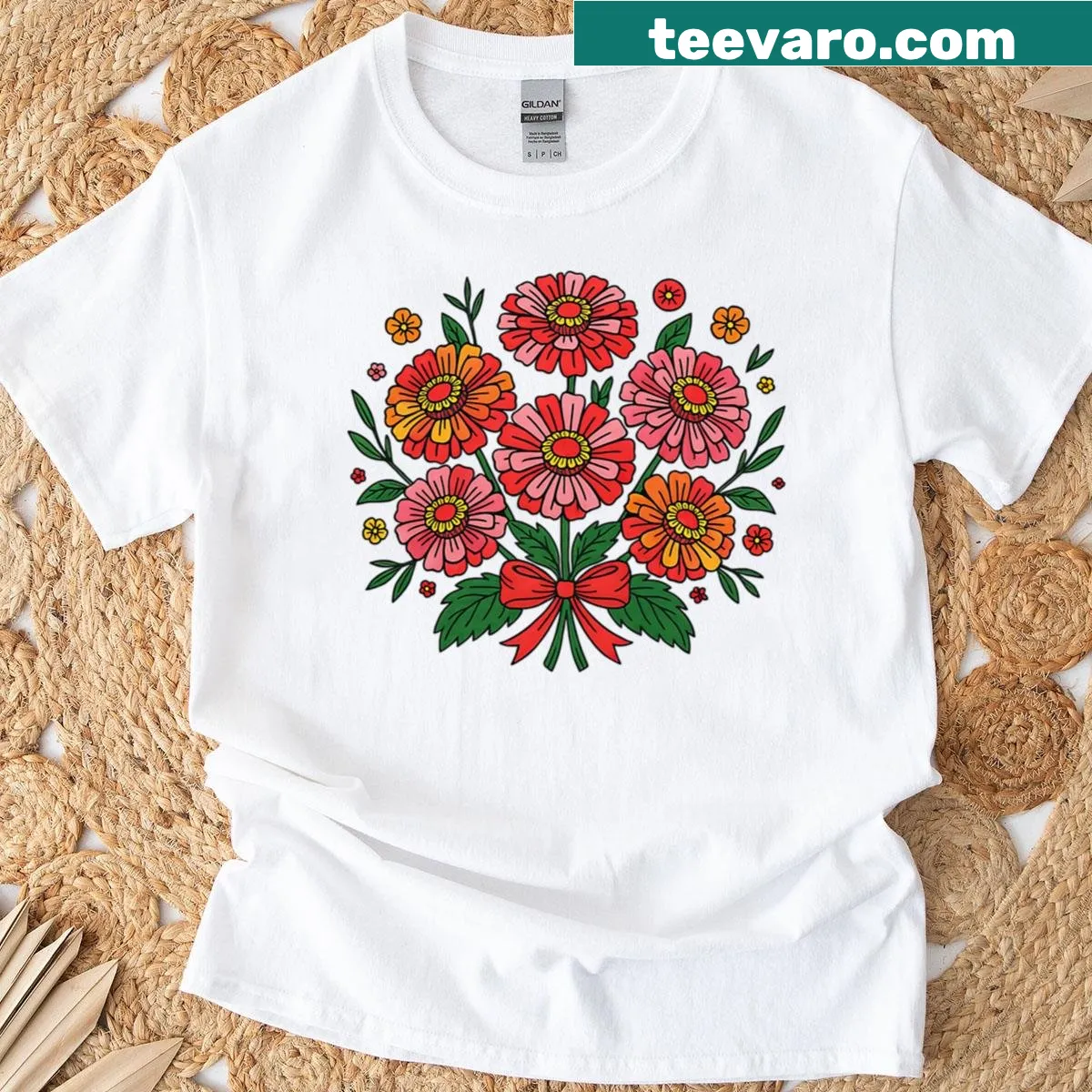 Cartoon flower bouquet with red bow on an oversized t-shirt — on a men's t-shirt