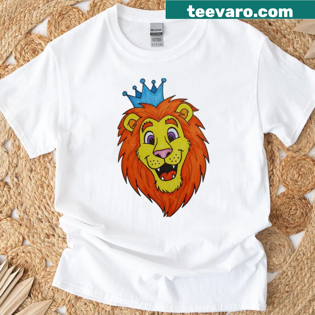 Oversized t-shirt with a cute illustration of a happy lion — on a men's t-shirt