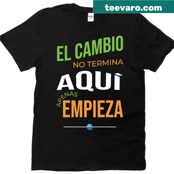 Inspirational Spanish typography on an oversized T-shirt