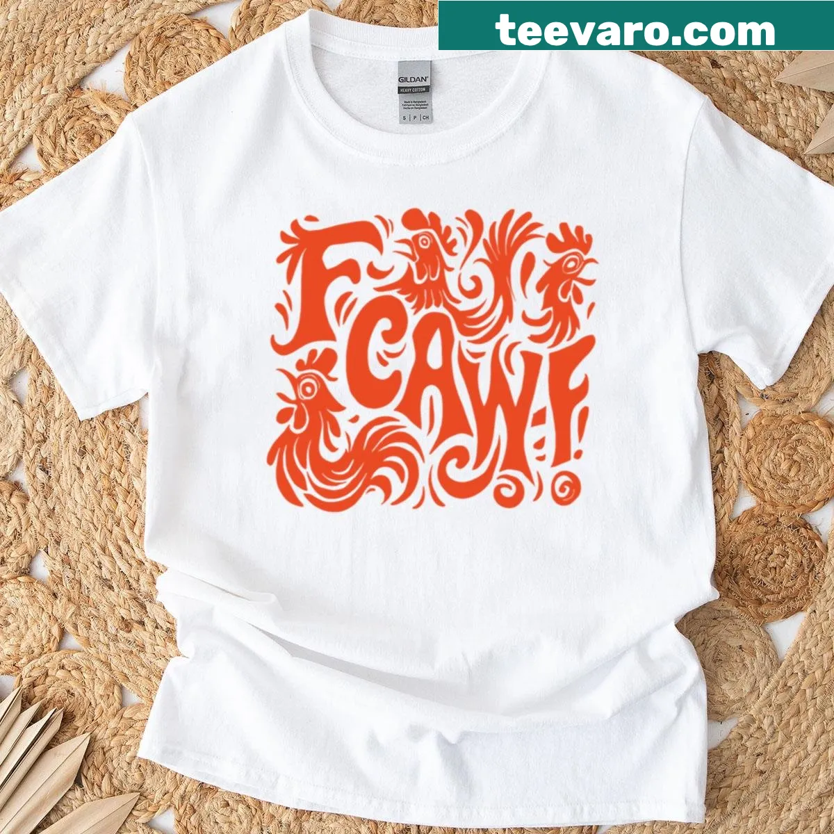 Oversized t-shirt with funny roosters and chickens illustration — on a men's t-shirt