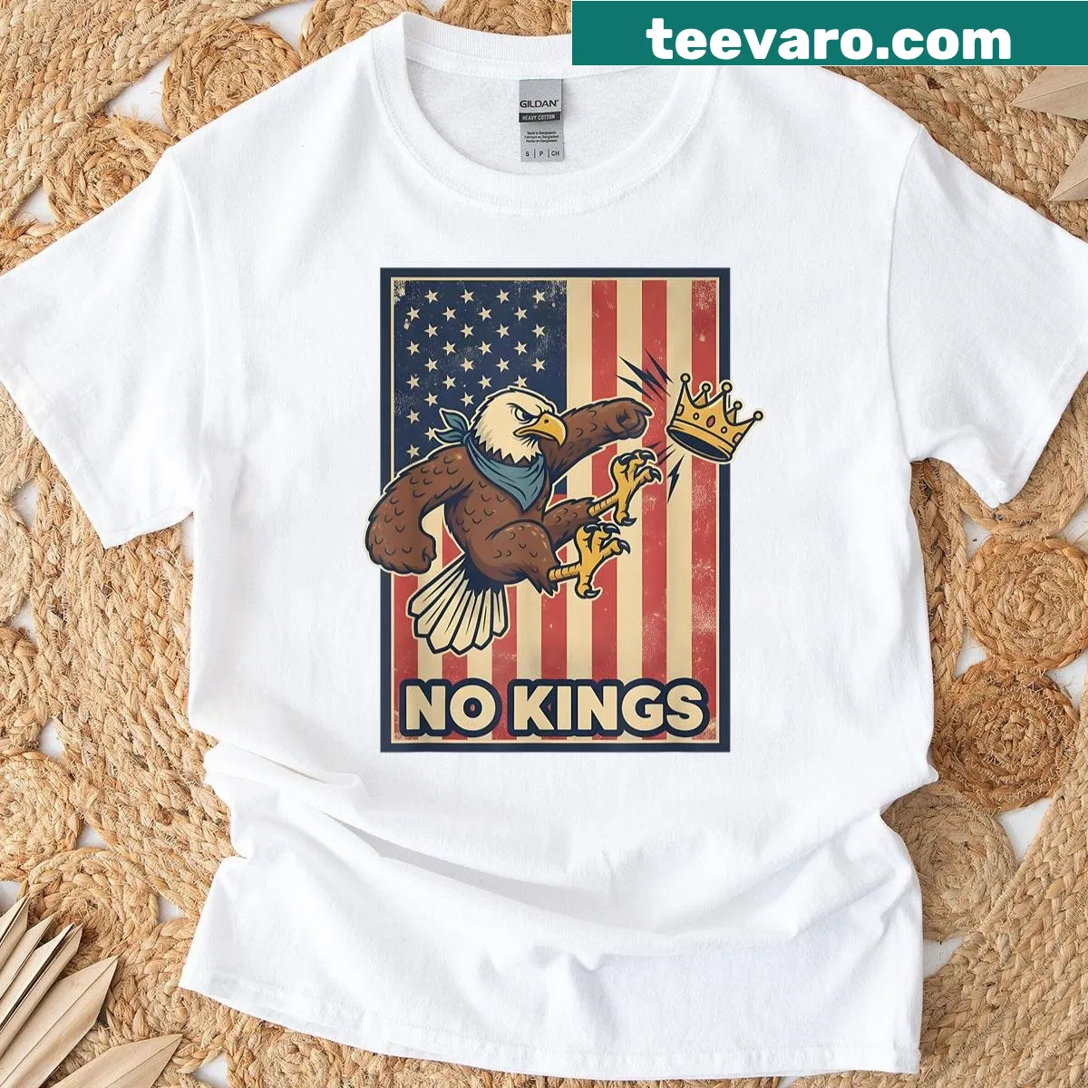 Retro design with the slogan 'No Kings In America' on a t-shirt — on a men's t-shirt