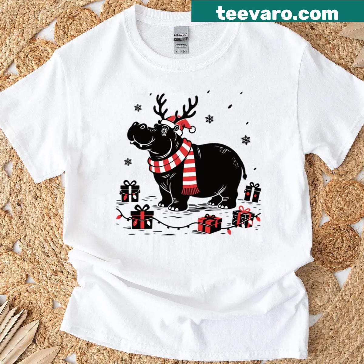 Silhouette of a hippo wearing a Santa hat on a t-shirt — on a men's t-shirt
