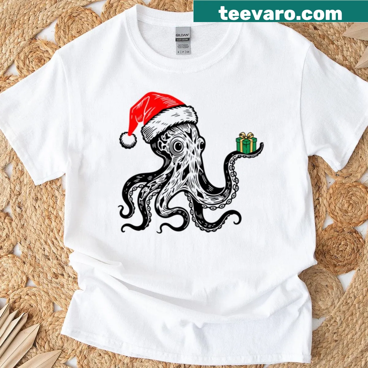 Silhouette of an octopus wearing a Santa hat on a t-shirt — on a men's t-shirt