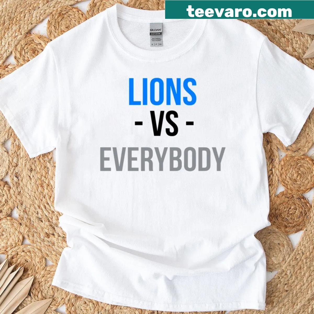 Sporty T-shirt with Detroit Lions graphic — on a men's t-shirt