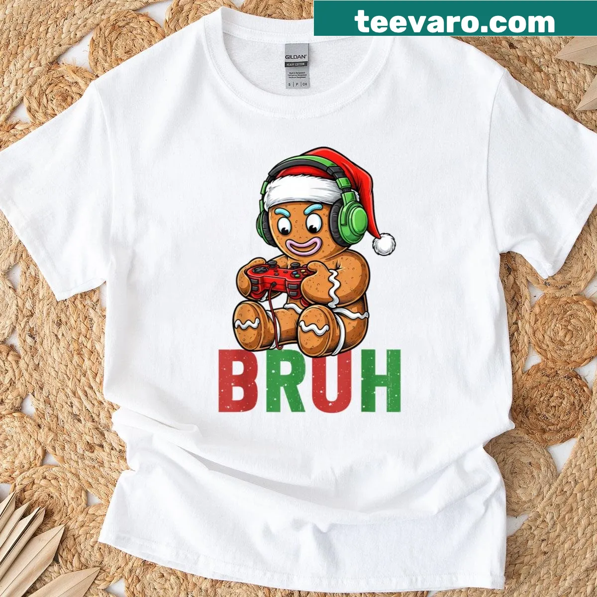 Gingerbread man in Santa hat with 'Bruh' text for gamers — on a men's t-shirt