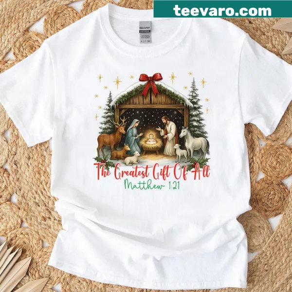 Nativity scene graphic T-shirt celebrating the Christmas spirit