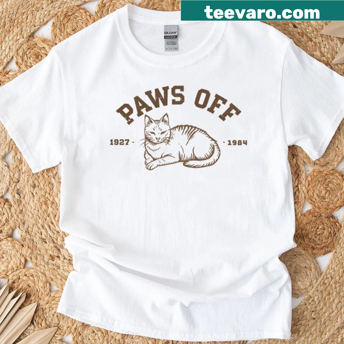 Vintage style oversized T-shirt with humorous cat graphic — on a men's t-shirt
