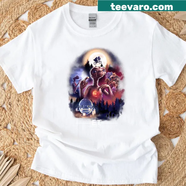Cute and funny vintage movie characters on an oversized t-shirt