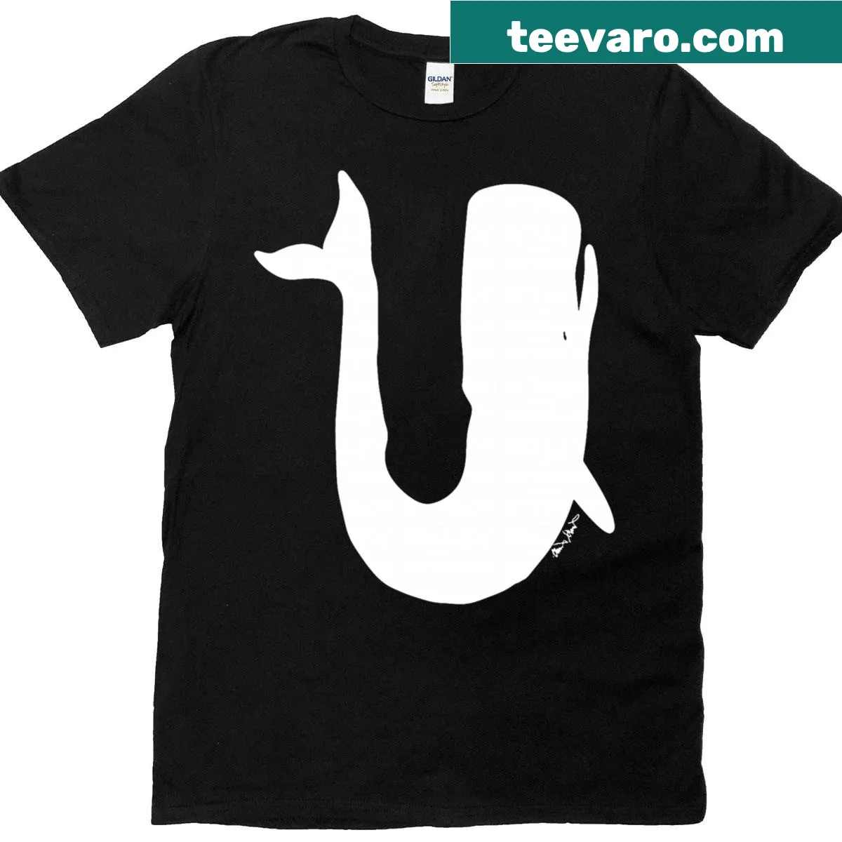 Illustration of Moby Dick, the great whale, on a premium T-shirt — on a men's t-shirt