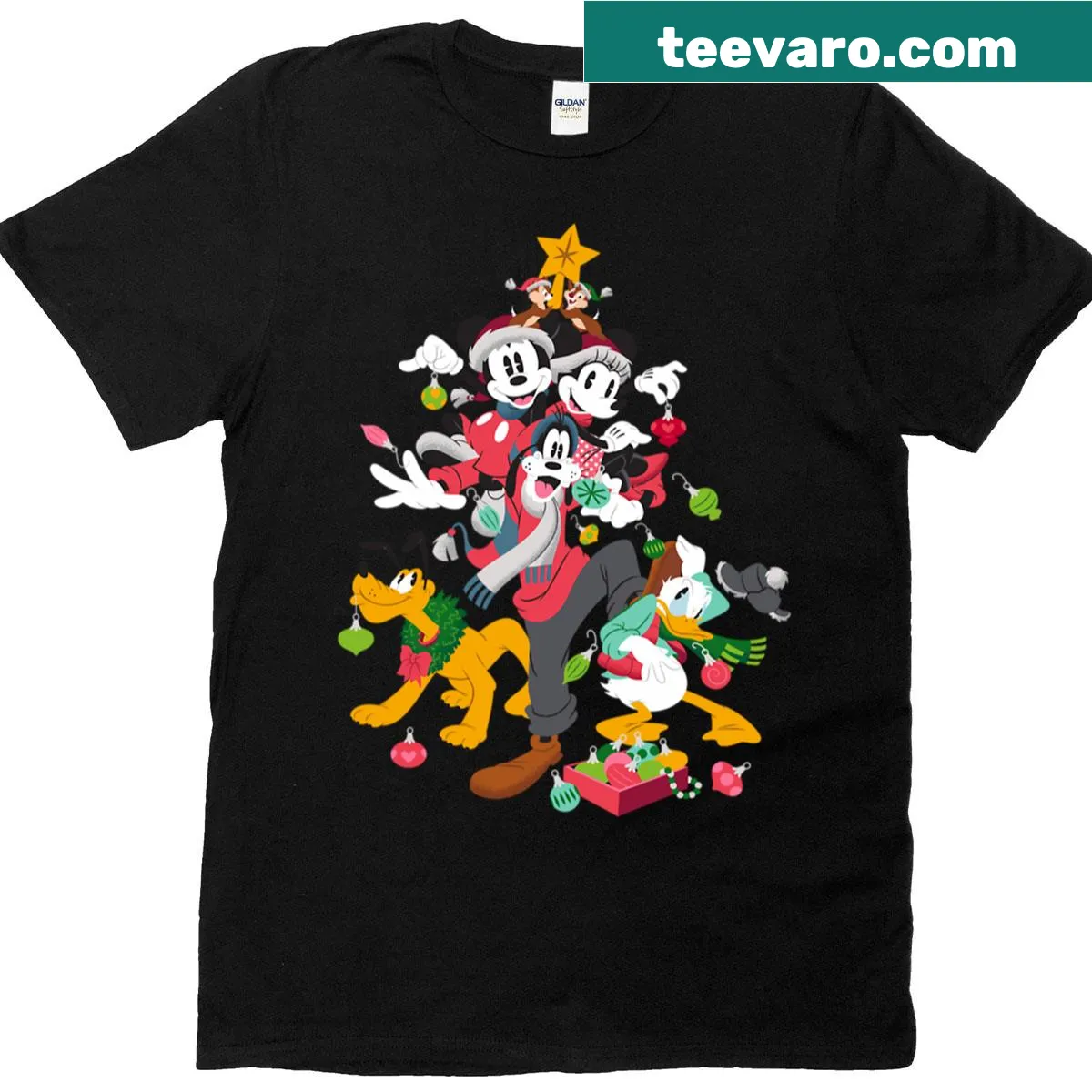 Cute Christmas t-shirt with a mouse under a decorated tree — on a men's t-shirt