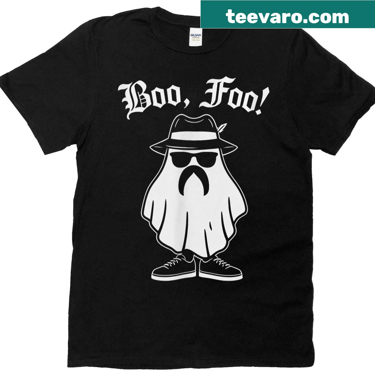 Cartoon ghost graphic with funny expression for Halloween — on a men's t-shirt